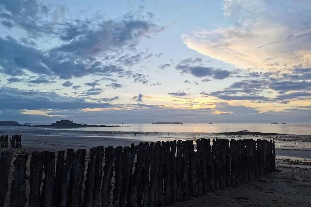 Garden Cove Apartment Saint-Malo
